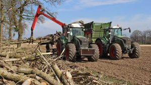 Holz hacken mit dem Mobilhacker