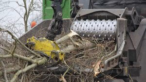 Holz hacken mit dem Mobilhacker